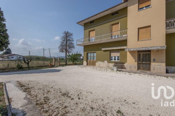 casa indipendente in vendita a Treia