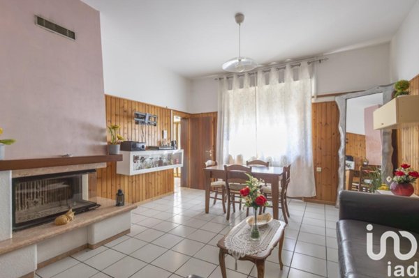 casa indipendente in vendita a Treia