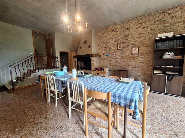 casa semindipendente in vendita a Treia