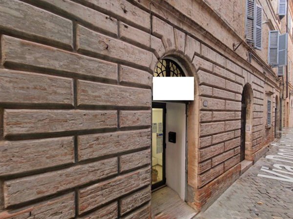 negozio in vendita a Treia
