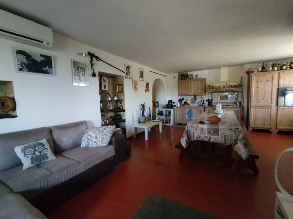 casa indipendente in vendita a Treia