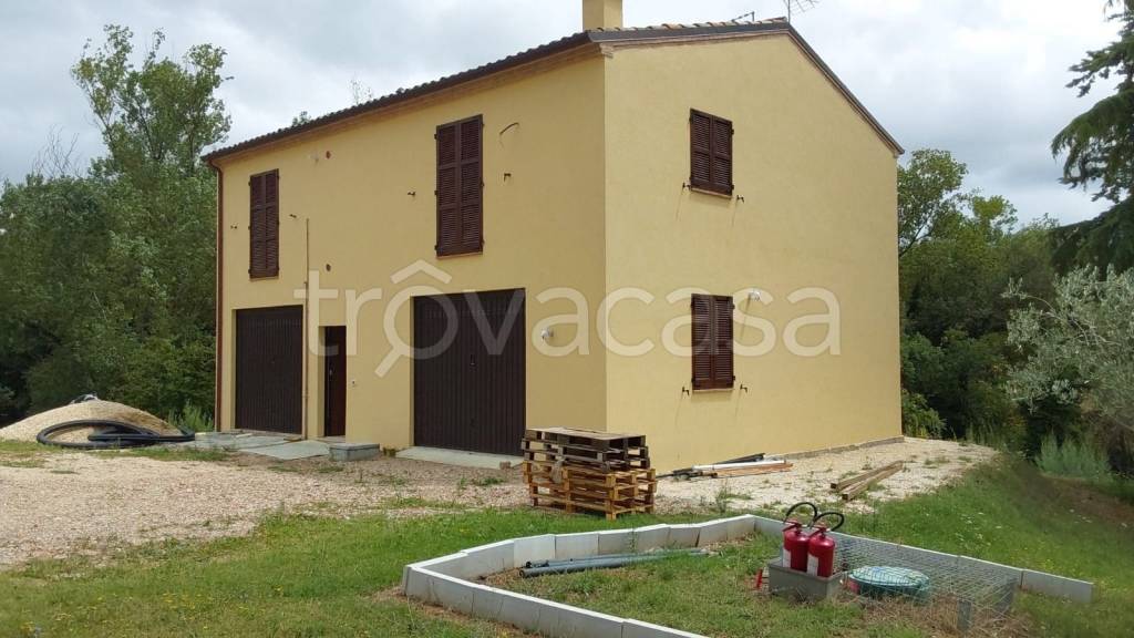 casa indipendente in vendita a Treia
