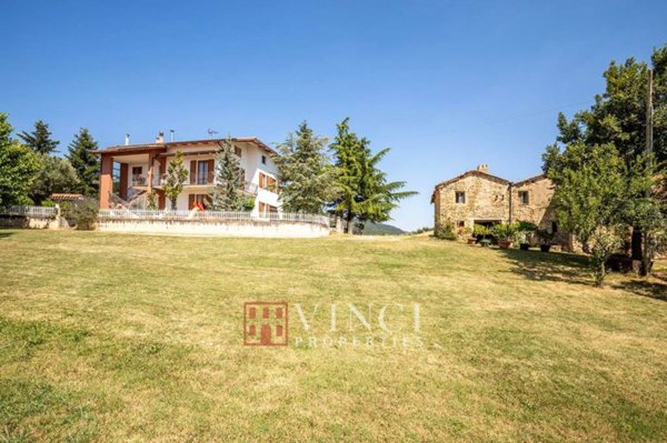 casa indipendente in vendita a Treia