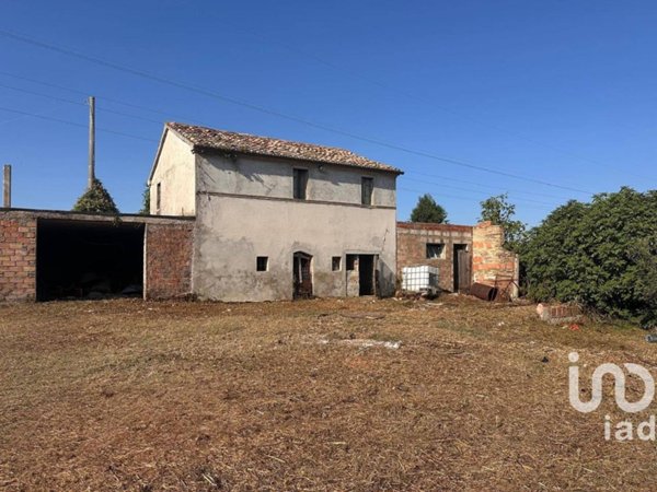 casale in vendita a Treia in zona Camporota