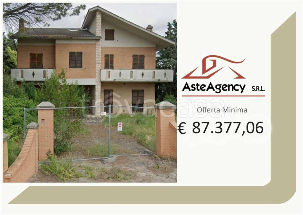 casa indipendente in vendita a Treia