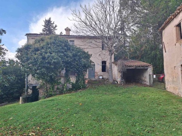 casa indipendente in vendita a Treia