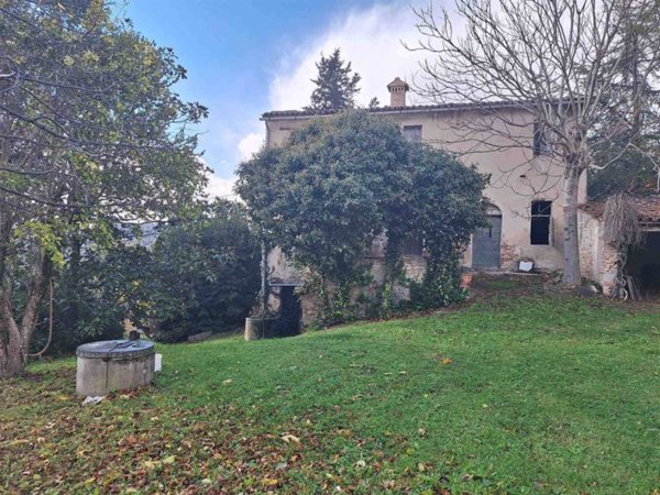 casa indipendente in vendita a Treia