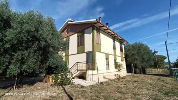 casa indipendente in vendita a Treia in zona Chiesanuova
