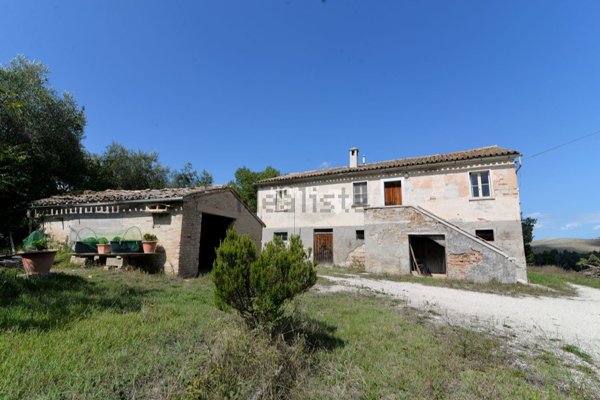 casale in vendita a Treia