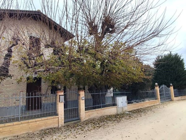 casa indipendente in vendita a Treia in zona Chiesanuova