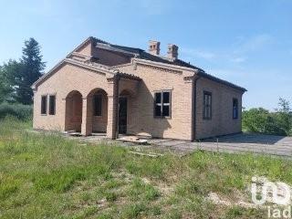 casa indipendente in vendita a Treia