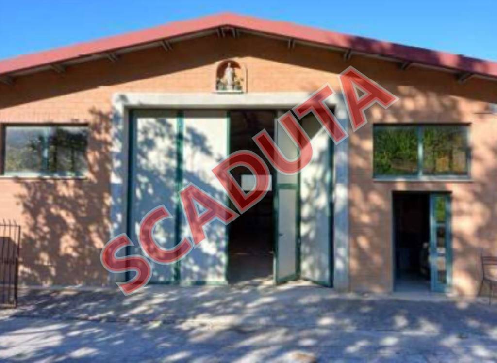 negozio in vendita a Treia