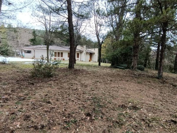 casa indipendente in vendita a Treia