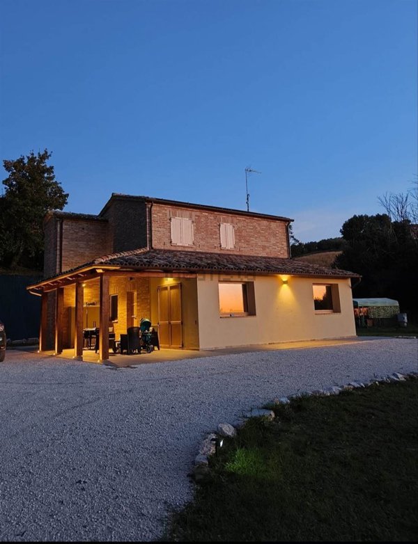 appartamento in vendita a Treia in zona Passo di Treia