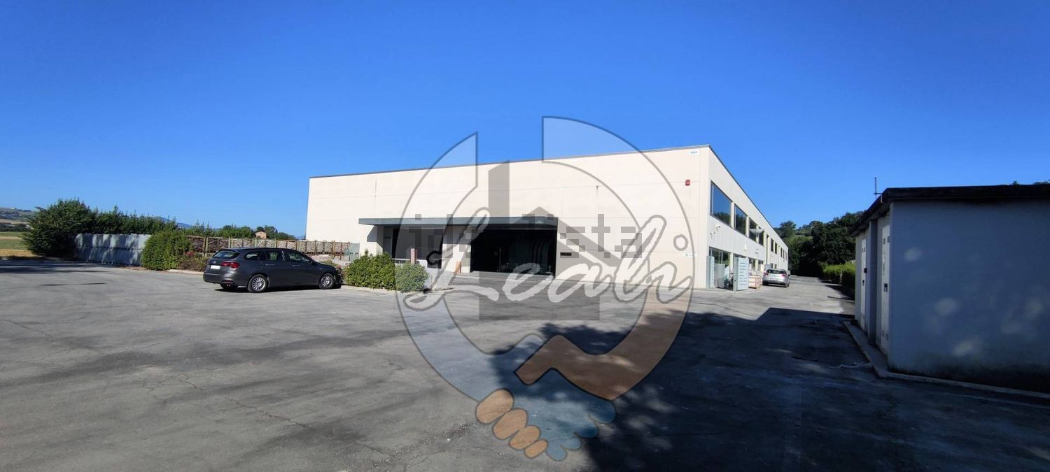 capannone in vendita a Treia