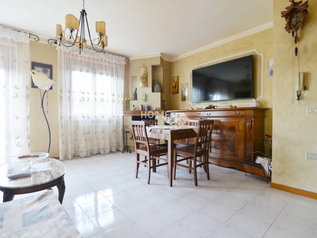 appartamento in vendita a Treia in zona Passo di Treia