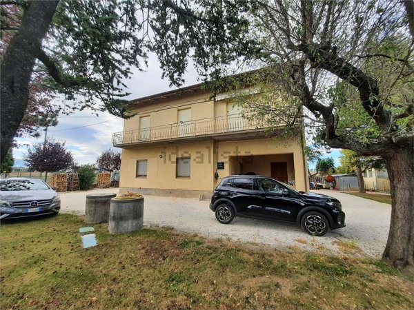 casa indipendente in vendita a Treia in zona Chiesanuova