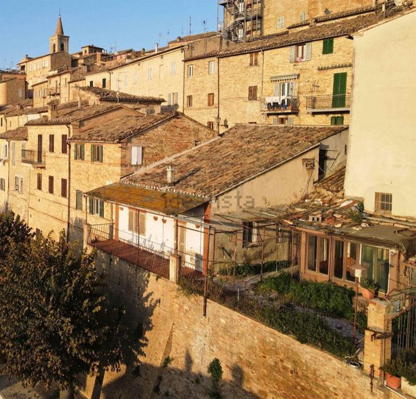 casa indipendente in vendita a Treia