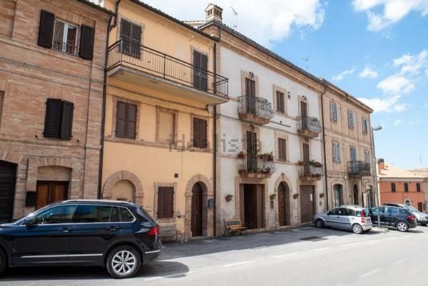 casa indipendente in vendita a Treia