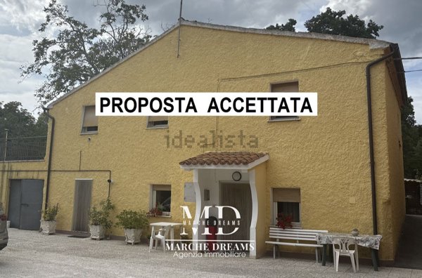 casa indipendente in vendita a Treia