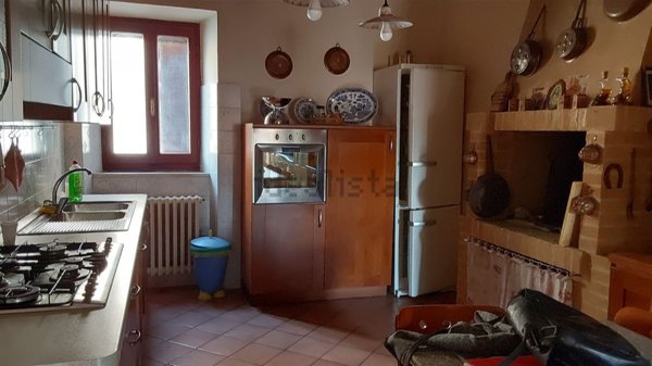 casa indipendente in vendita a Treia