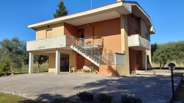 casa indipendente in vendita a Treia in zona Santa Maria in Selva