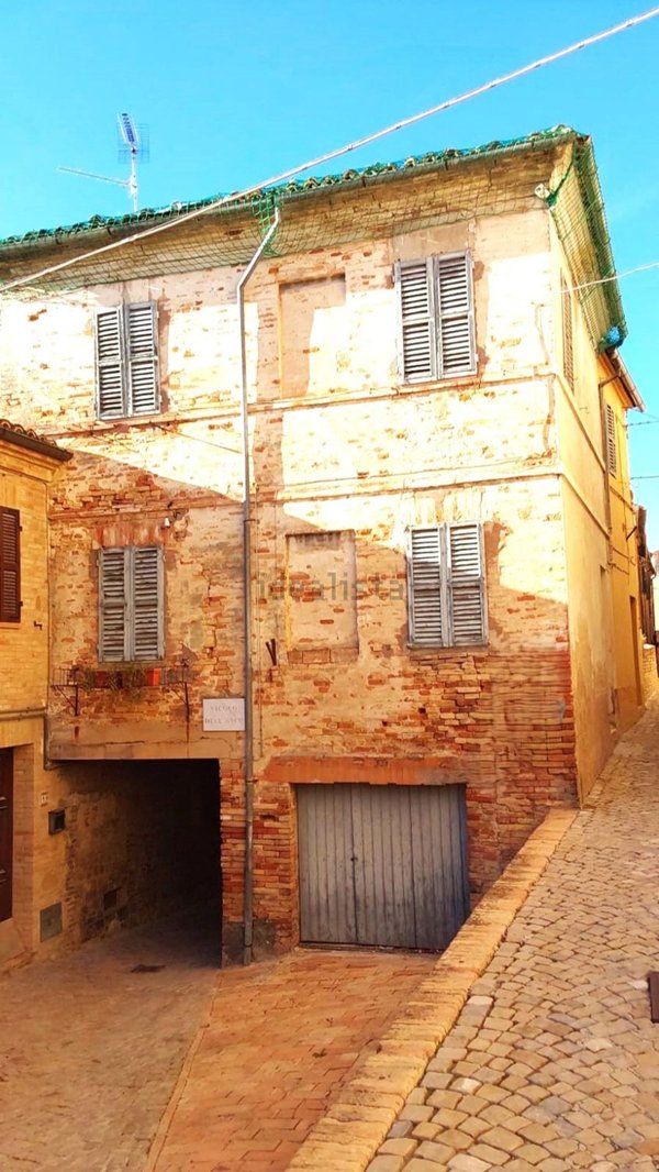 casa indipendente in vendita a Treia