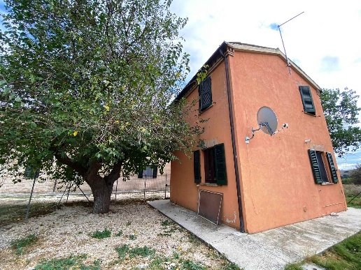 casa indipendente in vendita a Treia
