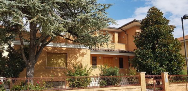 casa indipendente in vendita a Treia in zona Passo di Treia