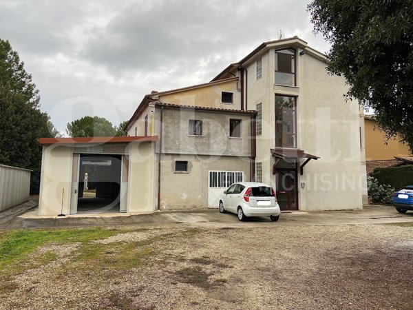 casa indipendente in vendita a Treia in zona Chiesanuova