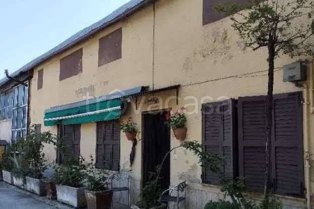 casa indipendente in vendita a Treia