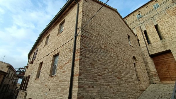 casa indipendente in vendita a Treia