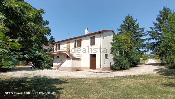 casa indipendente in vendita a Treia