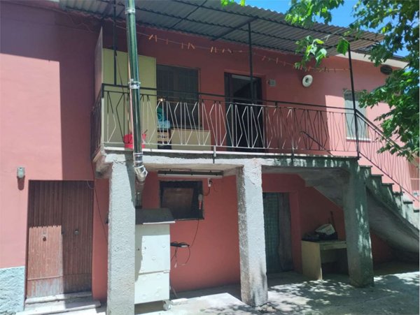 casa indipendente in vendita a Treia