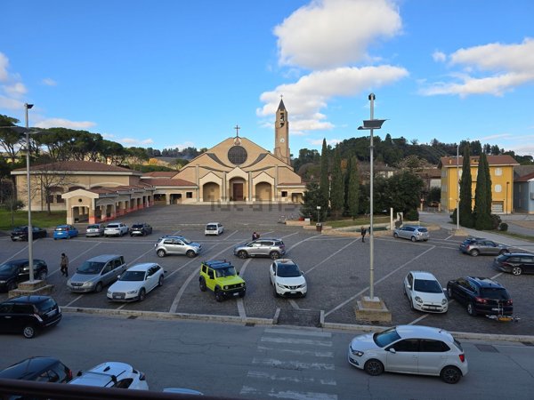 appartamento in vendita a Treia in zona Passo di Treia