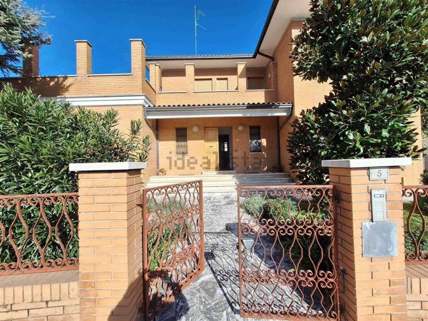 casa indipendente in vendita a Treia in zona Passo di Treia