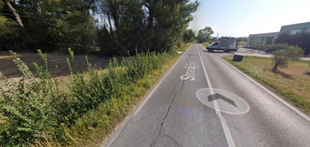 locale commerciale in vendita a Treia