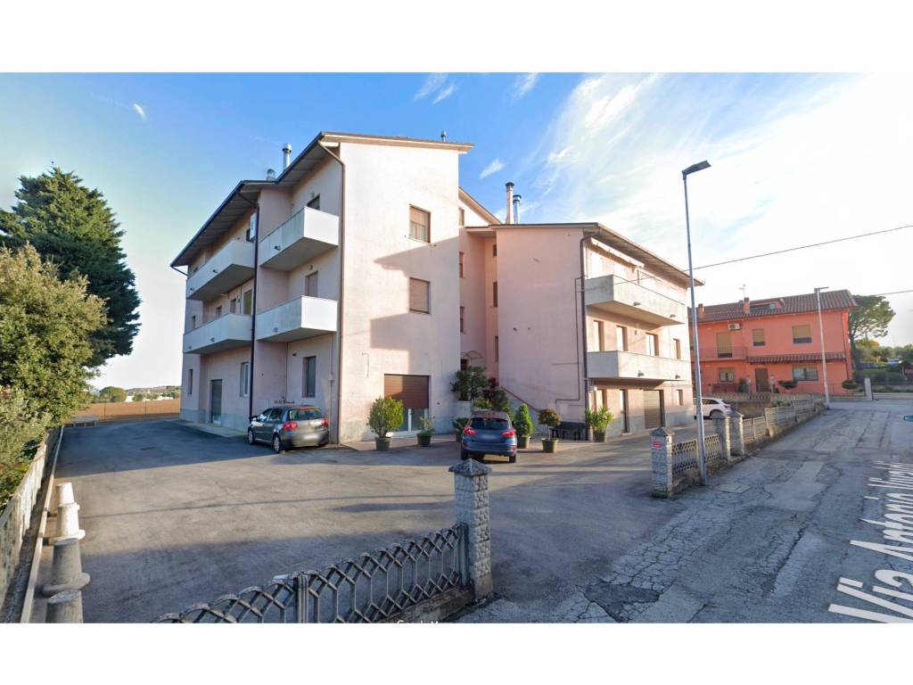 appartamento in vendita a Treia in zona Chiesanuova