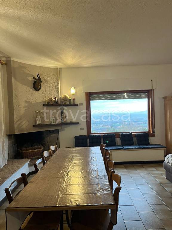 casa indipendente in vendita a Treia