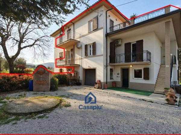 casa indipendente in vendita a Treia