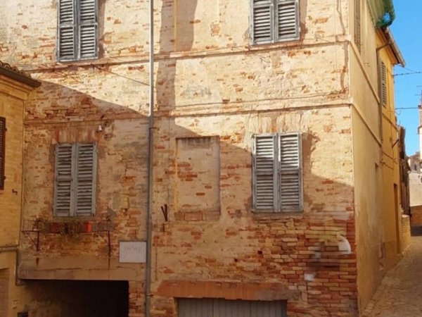 casa indipendente in vendita a Treia