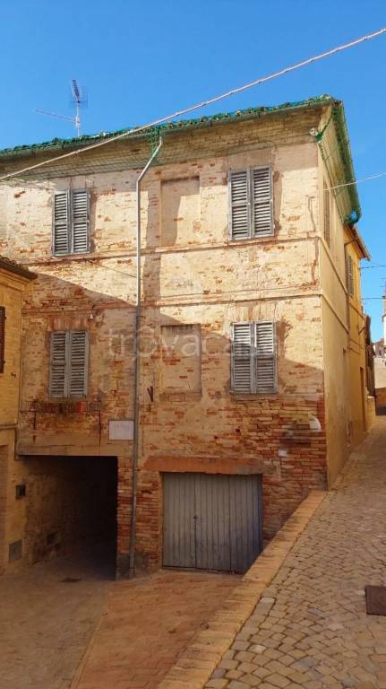 casa indipendente in vendita a Treia