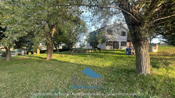 casa indipendente in vendita a Treia