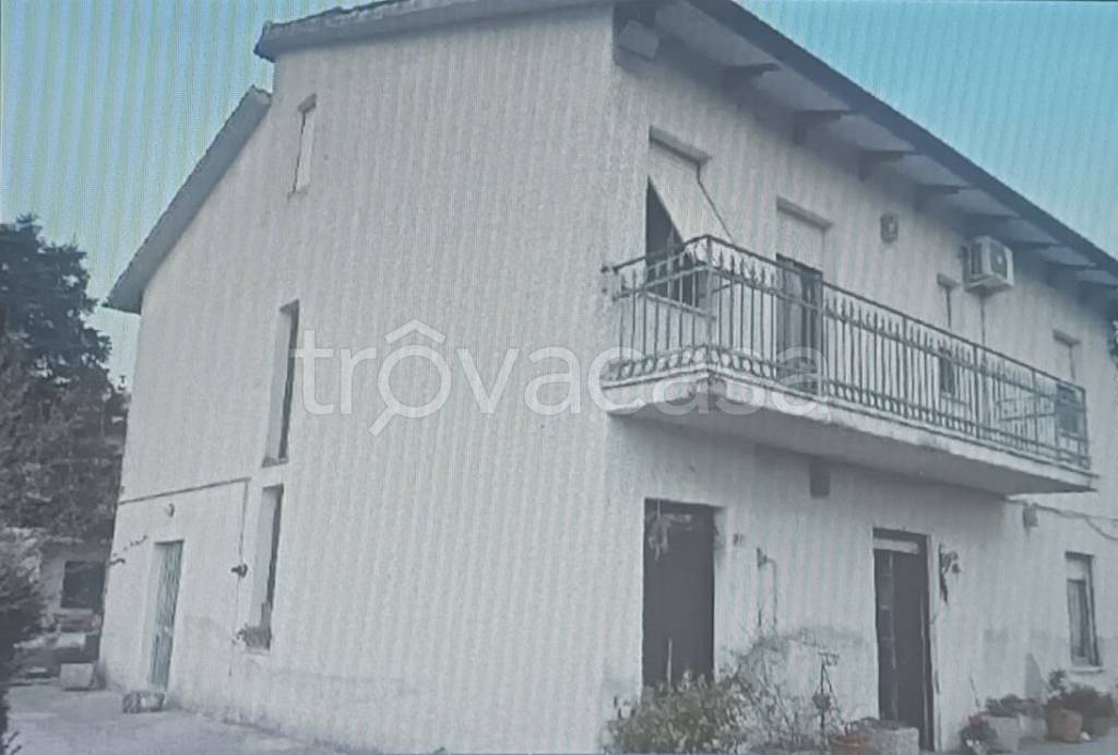 appartamento in vendita a Treia in zona Chiesanuova