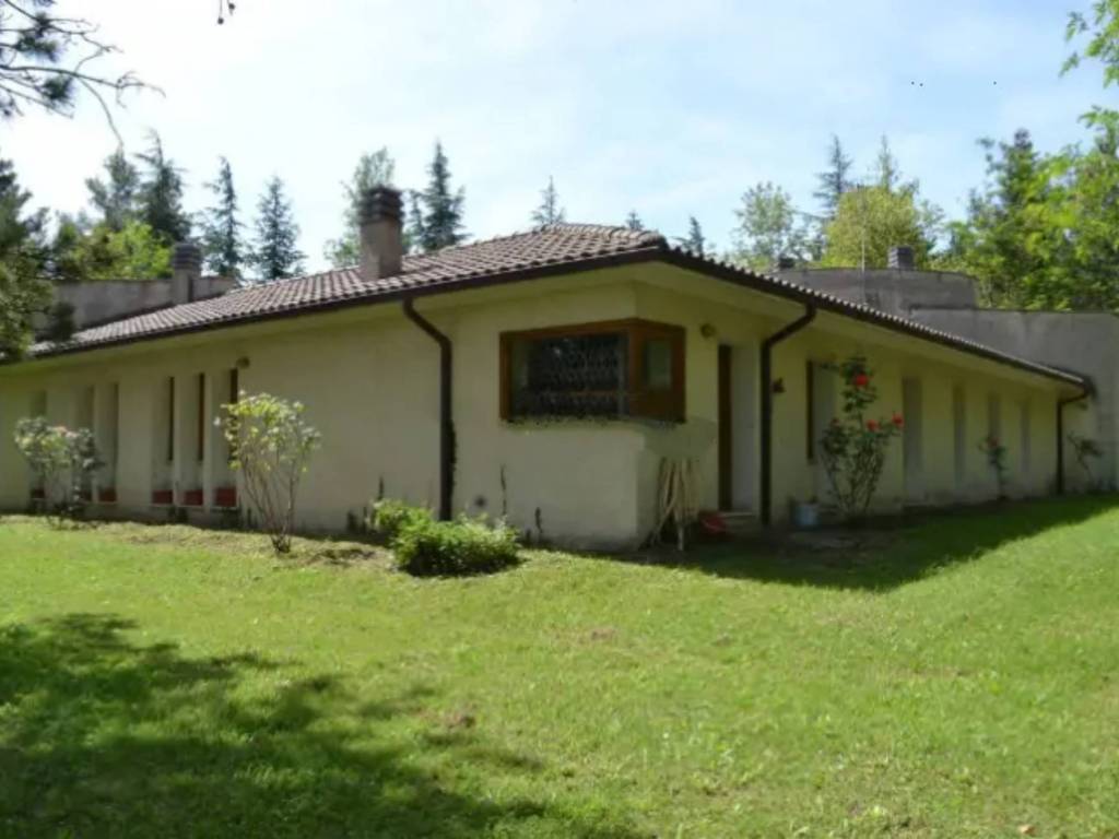 casa indipendente in vendita a Treia