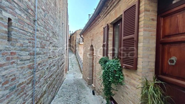 casa indipendente in vendita a Treia