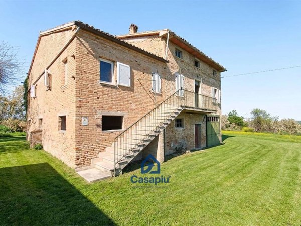 casa indipendente in vendita a Treia