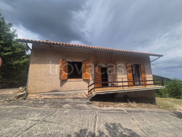casa indipendente in vendita a Treia in zona Camporota