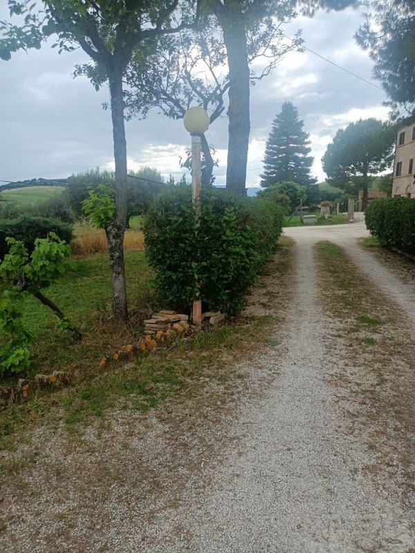 casale in vendita a Treia in zona Santa Maria in Selva
