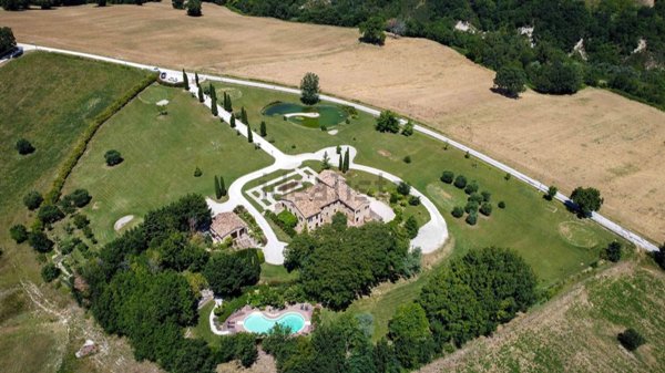 casa indipendente in vendita a Treia in zona Camporota